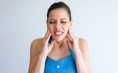 ¿Qué es el bruxismo y que lo ocasiona?