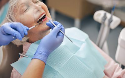 Problemas bucodentales más frecuentes en la tercera edad